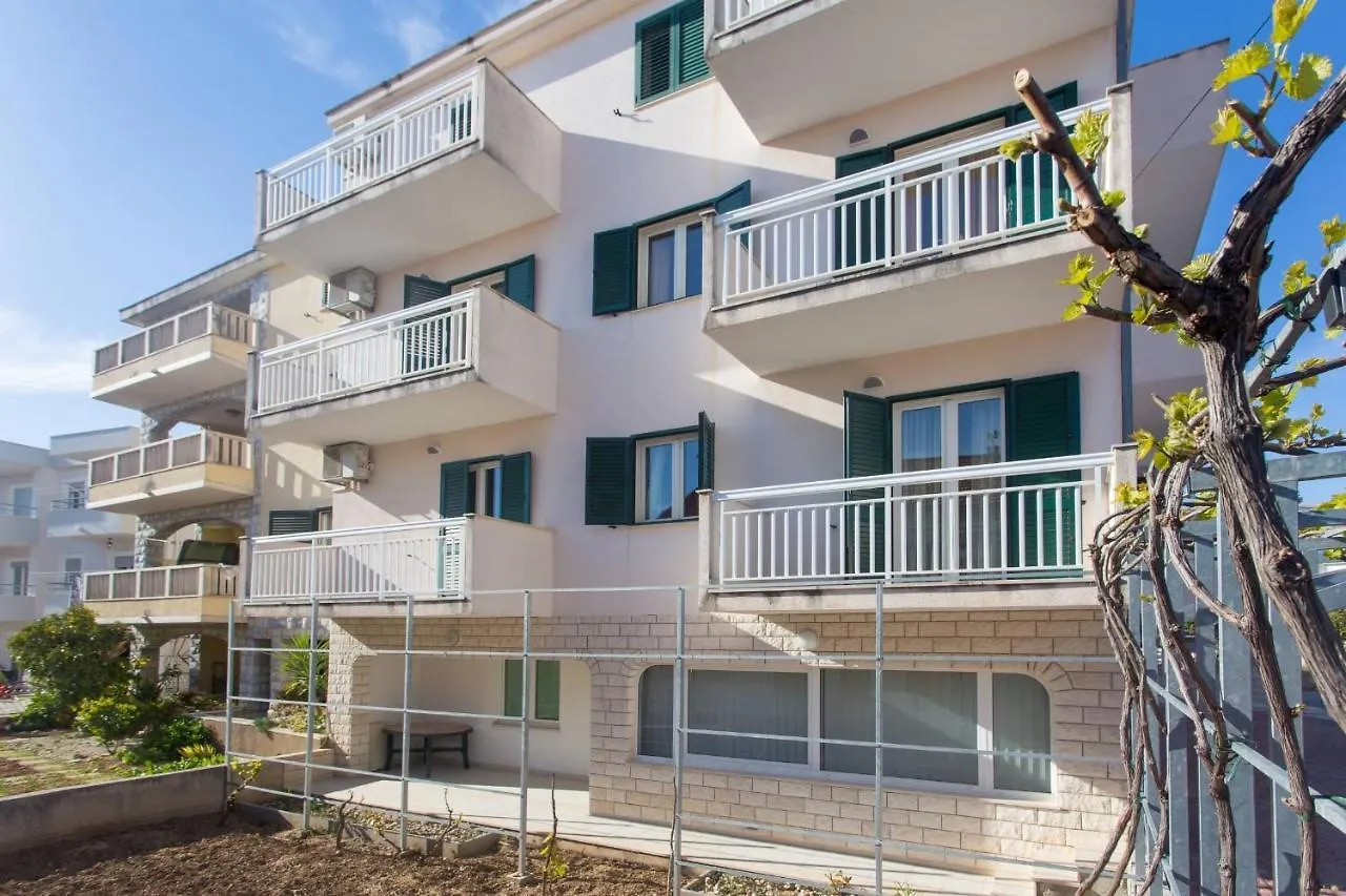 Apartments Betanija Τρογκίρ